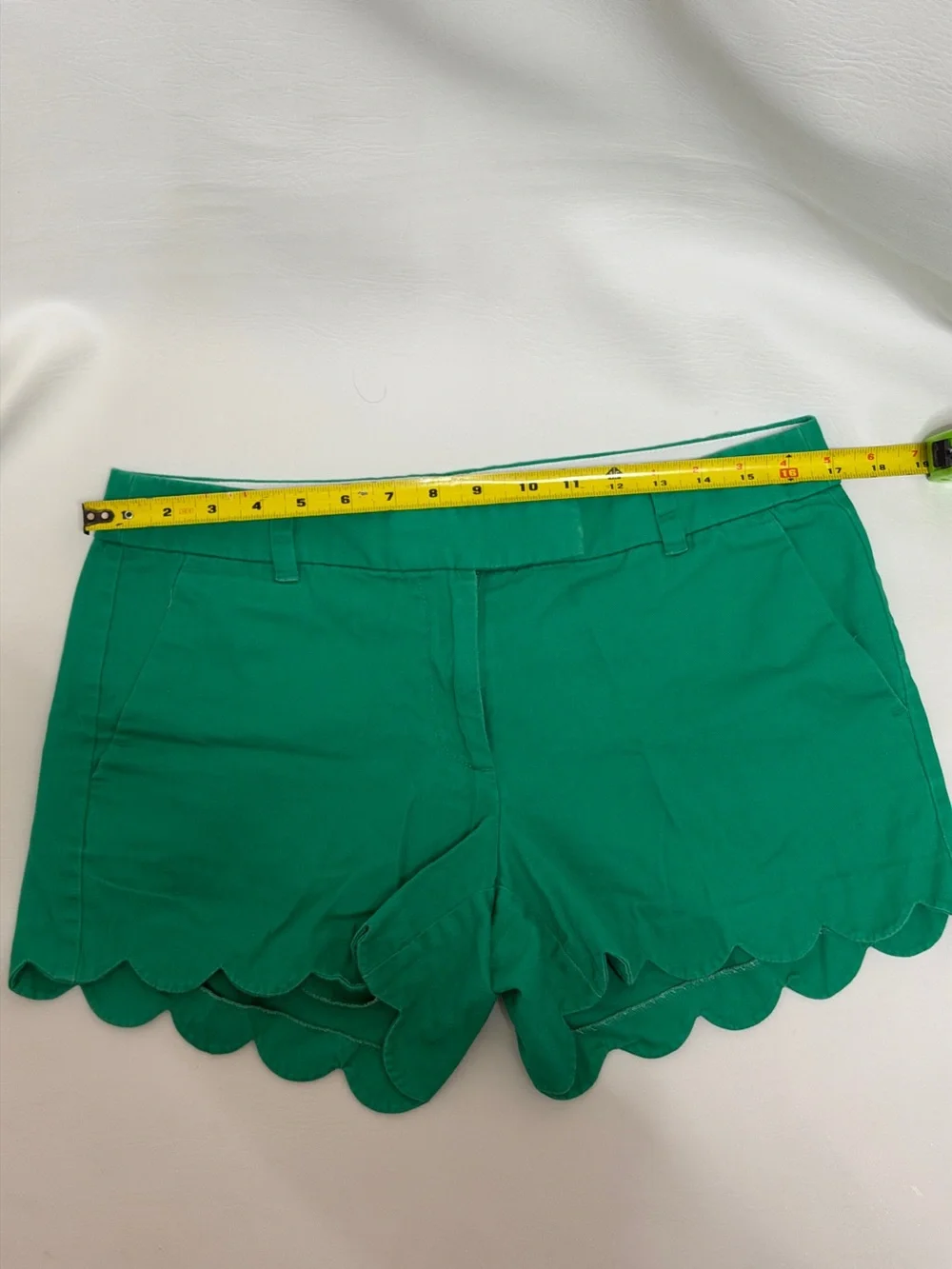 I.Crew Scallop Hem Women's Green Shorts size 8